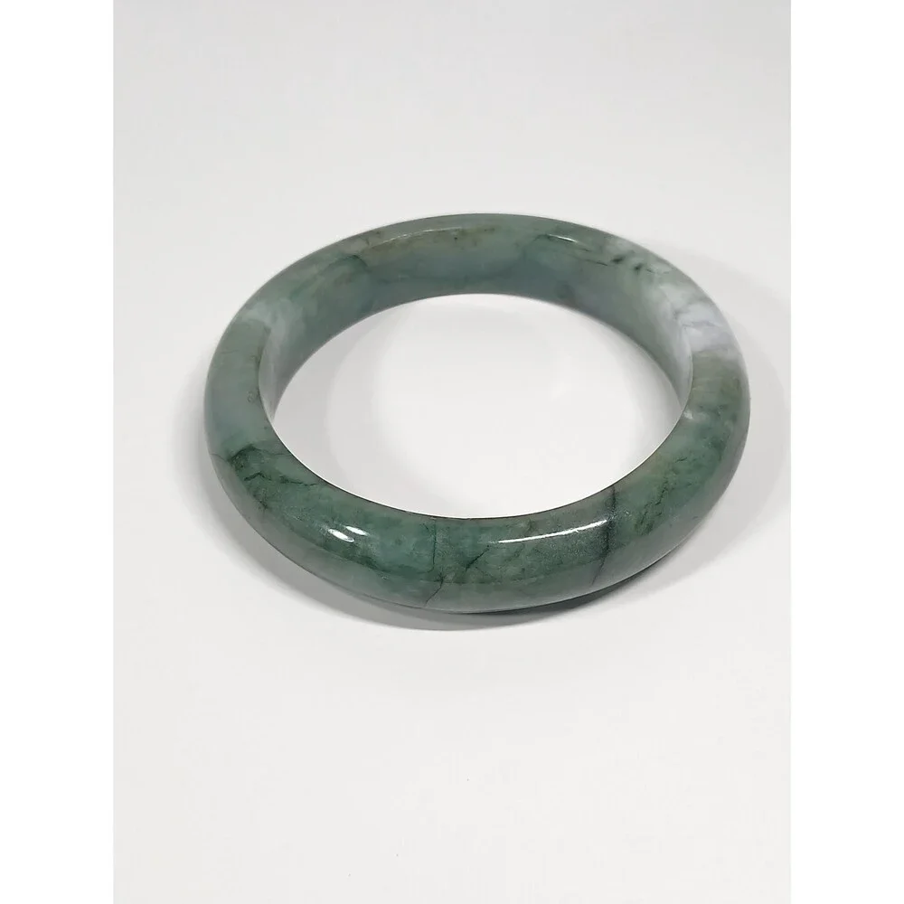 Unbranded jadeite jade